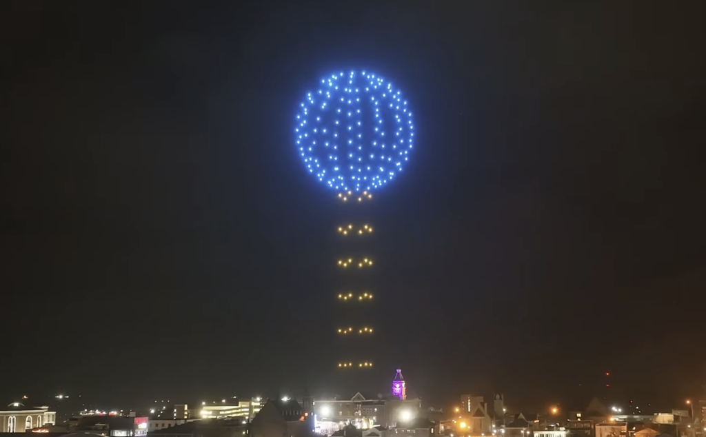 Ball dropping drone light show